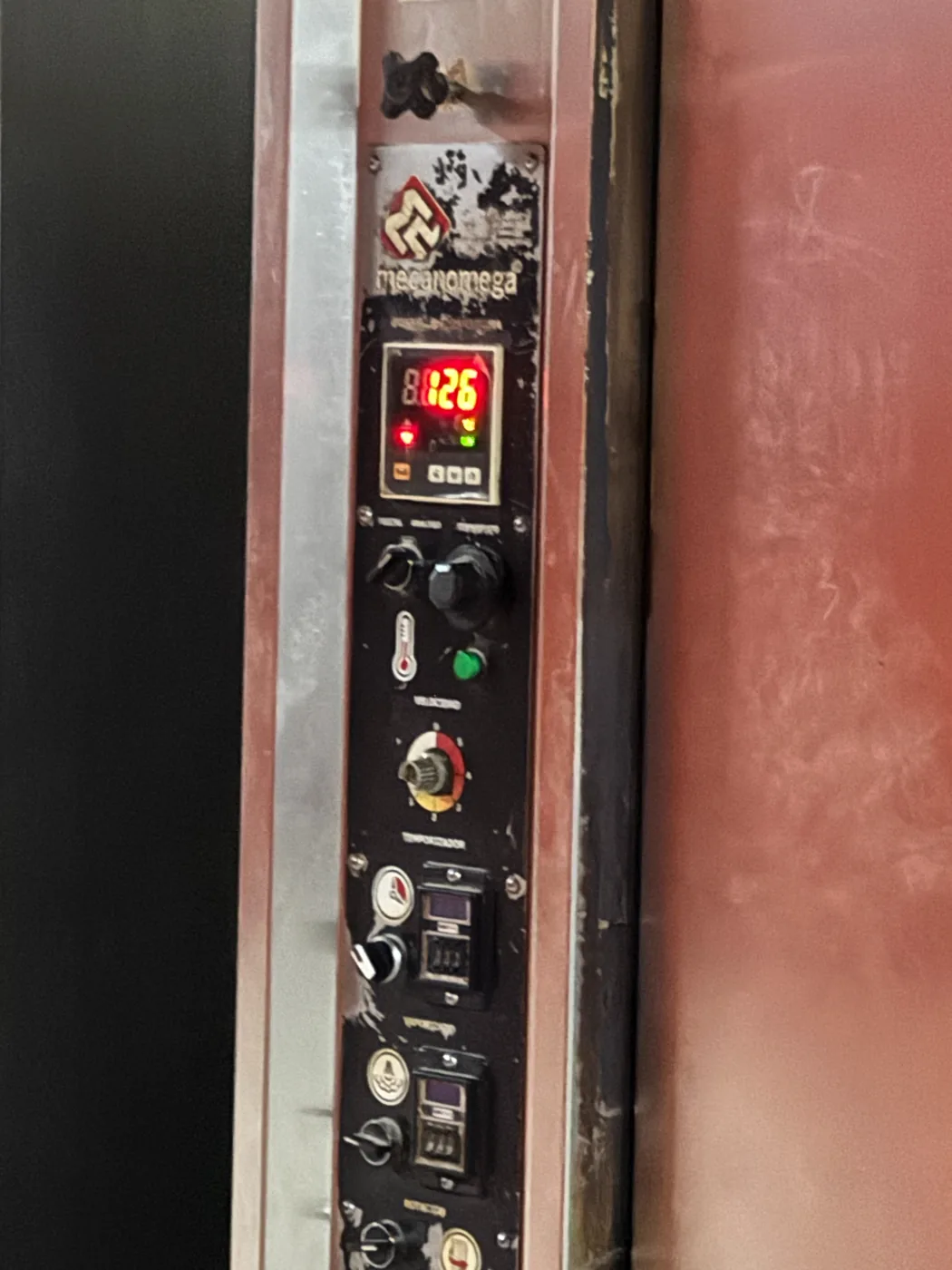 Oven control showing the recorded starting temperature for the HHO-assisted trial